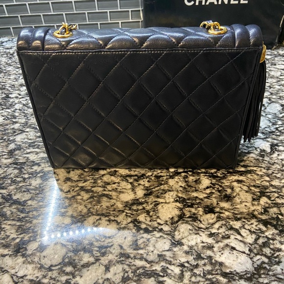 Vintage Chanel Flap Bag in Navy - Picture 7 of 10